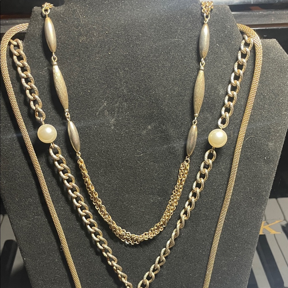 Set of 3 vintage gold tone necklaces - Picture 3 of 13